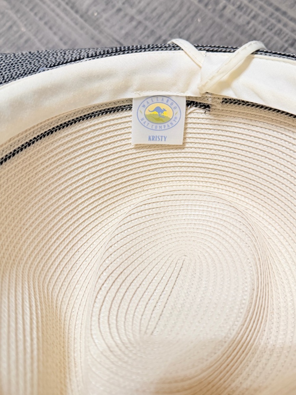 Wallaroo Two-Tone Packable Sun Hat in Cream & Light Gray - Picture 6 of 7